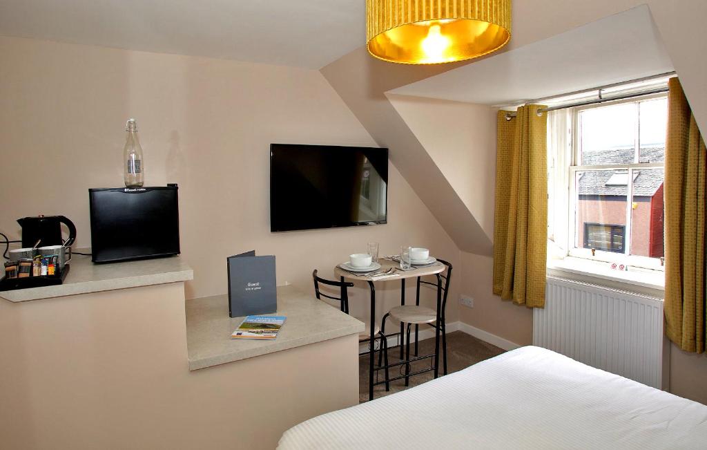 Paton Cottage room 6